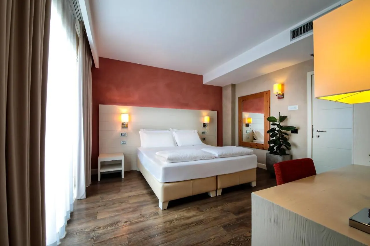 H2O Rooms Moniga del Garda 0*,